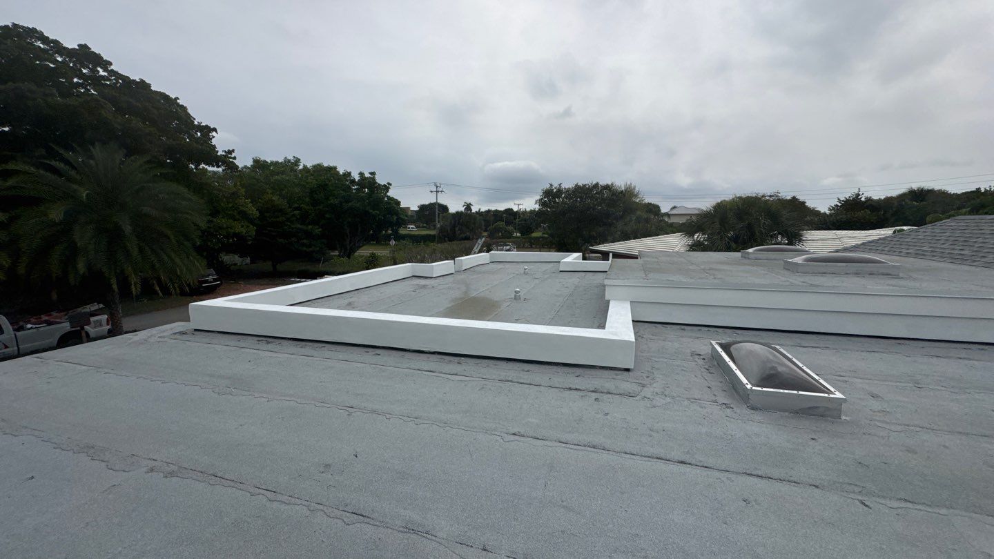Flat roofing system on a South Florida property